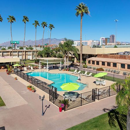 Hotel Ramada By Wyndham Tucson Extérieur photo